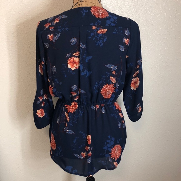 Justify Tunic Blouse - Picture 3 of 3